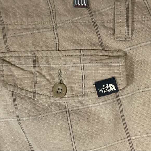 The North Face Rainier Surplus Cargo Shorts Mens Size 38 Beige Outdoor Camping - Picture 9 of 16